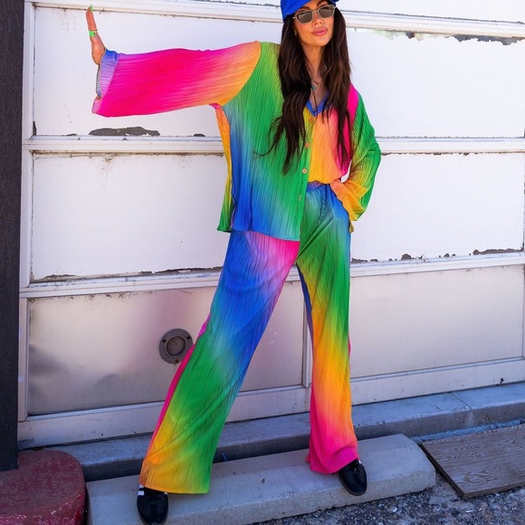 Dressed in LALA Other - Dressed in Lala Long Sleeve Plissé Set in Prismatic Rainbow - 3XL